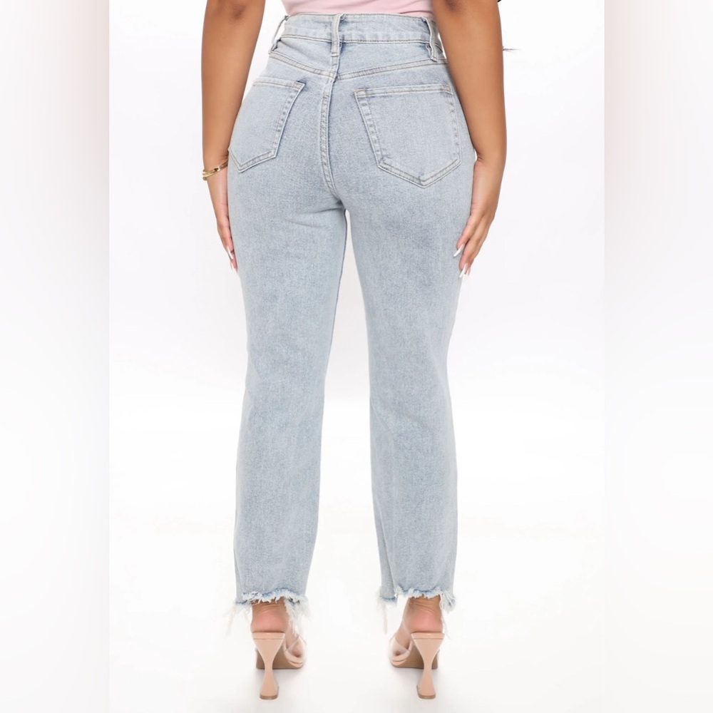 BNWT Distressed Ankle Jeans - Picture 3 of 5